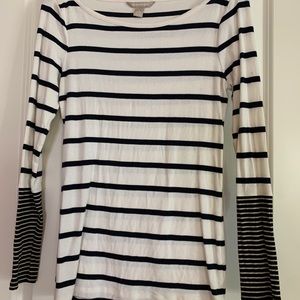 Long sleeve cotton shirt.